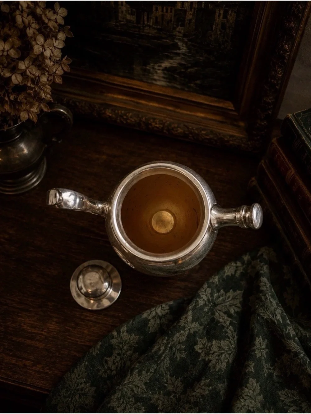 N/A elegant vintage